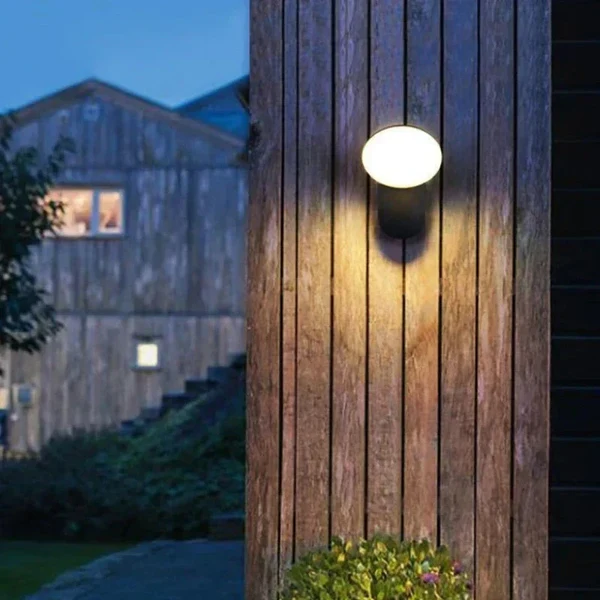 SecureLight – LED-Außenleuchte mit Bewegungsmelder | Wasserdicht & energieeffizient