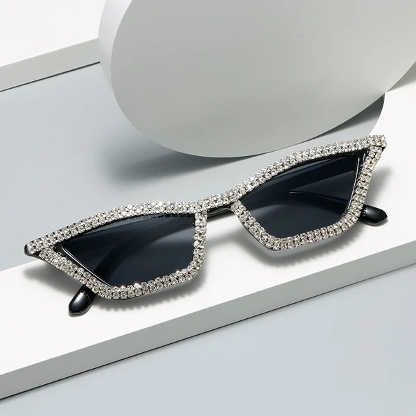 Damen extravagante Cat-Eye Sonnenbrille mit funkelndem Kristallrahmen