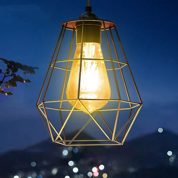 Zeitgenössische industrielle Solar-wasserfeste octagonale Diamantlaterne aus mildem Stahldraht Kunststoff LED Außenpendelleuchte für den Garten