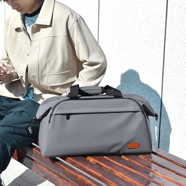Wasserdichte Reis-Duffle-Tasche Hover Image