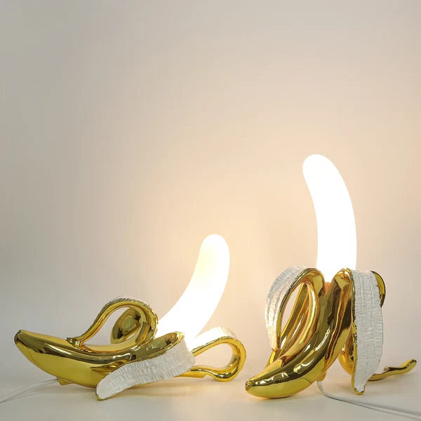 Dekorative Bananenlampe – Moderne Tischleuchte für stilvolle Inneneinrichtung Hover Image