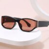 Damen moderne Sonnenbrille mit sportlichem Design