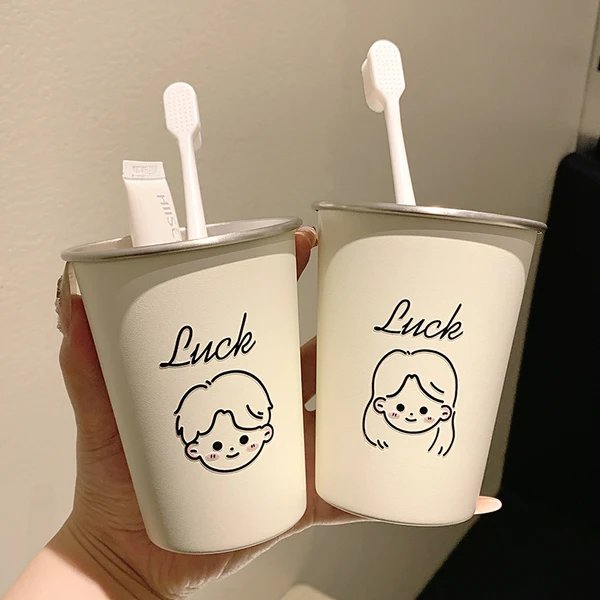 Keramiktasse mit Fröhlichem Gesichtsmotiv