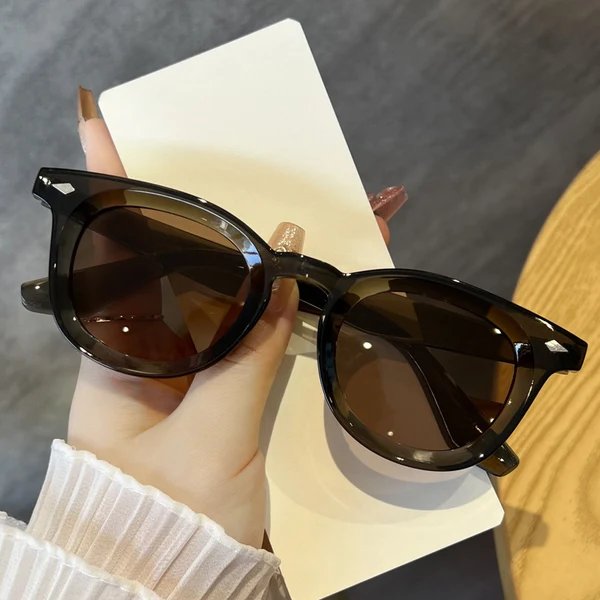 Damen modische Cat-Eye Sonnenbrille mit transparentem Rahmen