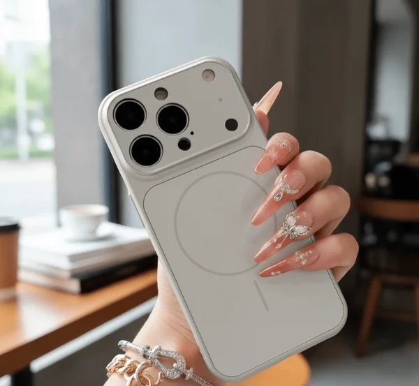 Schlanke, matte MagSafe-Hülle für das iPhone
