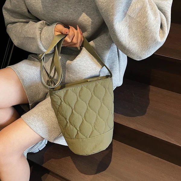 Praktische Umhänge Tasche