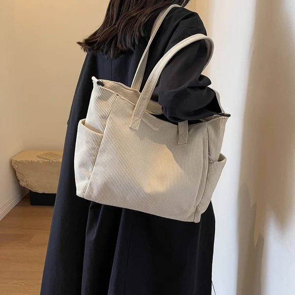 Vielseitige Utility-Handtasche Hover Image
