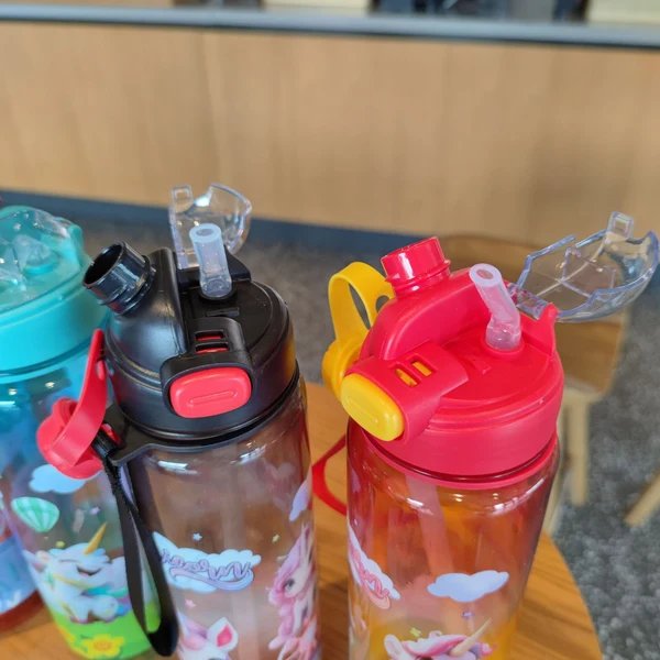 Mädchen Trinkflasche