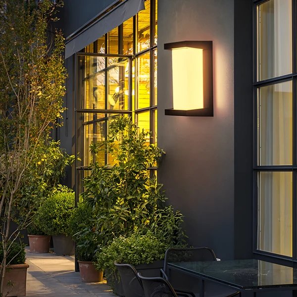 Smart Outdoor Wall Lamp mit Bewegungsmelder – LED-Beleuchtung für Sicherheit und Atmosphäre
