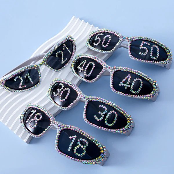 Damen Glamouröse Strass-Sonnenbrille mit individuell gestalteter Aufschrift