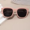 Damen Sonnenbrille mit modernem, eckigem Kunststoffrahmen