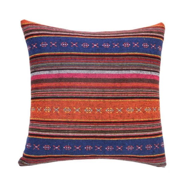 Kissenbezug im Ethno-Boho-Stil mit geometrischen Mustern