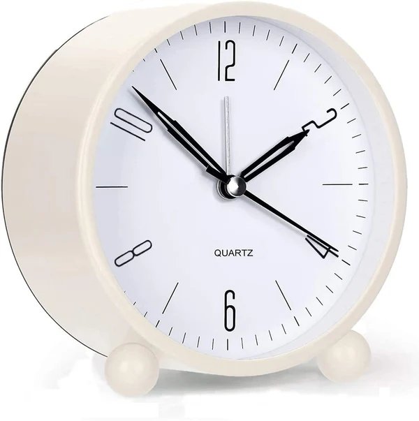 4" Superleise, tickfreie analoge Uhr mit Nachtlicht