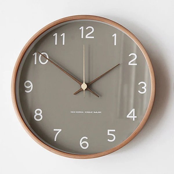 Elegante Holz-Wanduhr – Zeitloser Stil und Präzision