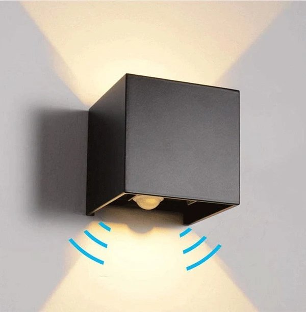 Ari - Außen Quadrat Auf/Ab Wand Sensor Licht IP65 Hover Image