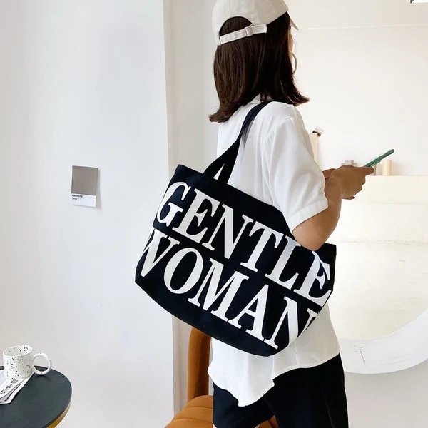 Modische Baumwolltasche mit Auffälligem Schriftzug
